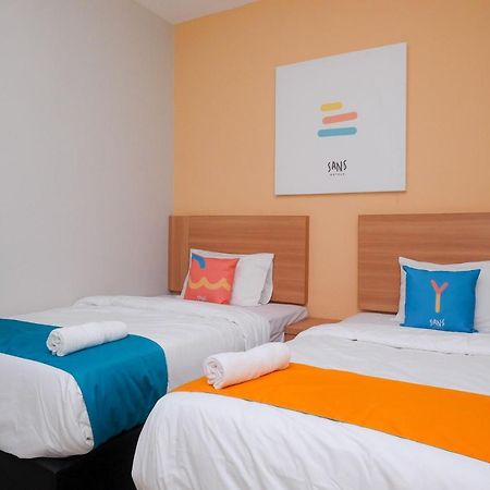Sans Hotel Tiga Putri Semarang By Reddoorz מראה חיצוני תמונה