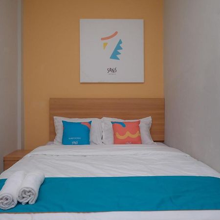 Sans Hotel Tiga Putri Semarang By Reddoorz מראה חיצוני תמונה