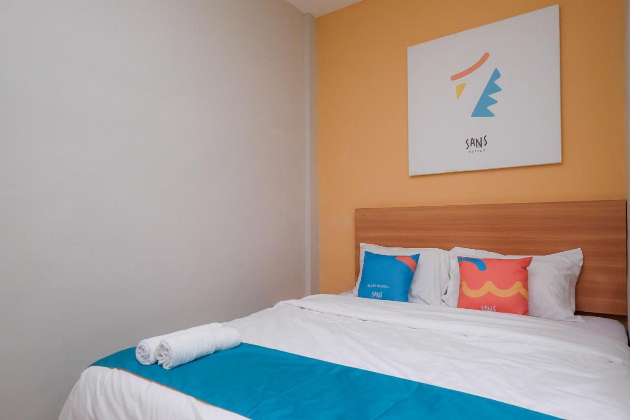 Sans Hotel Tiga Putri Semarang By Reddoorz מראה חיצוני תמונה