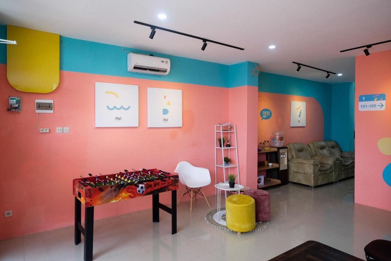 Sans Hotel Tiga Putri Semarang By Reddoorz מראה חיצוני תמונה