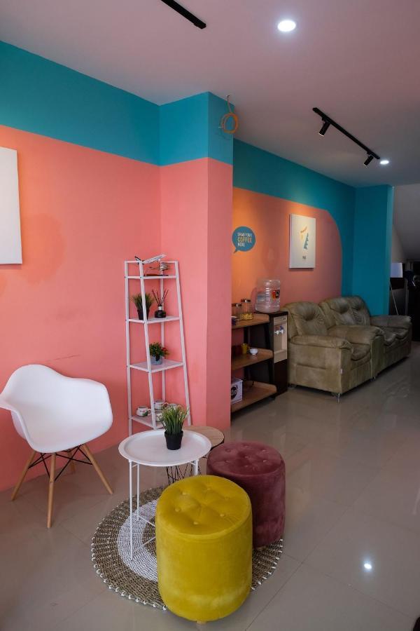 Sans Hotel Tiga Putri Semarang By Reddoorz מראה חיצוני תמונה