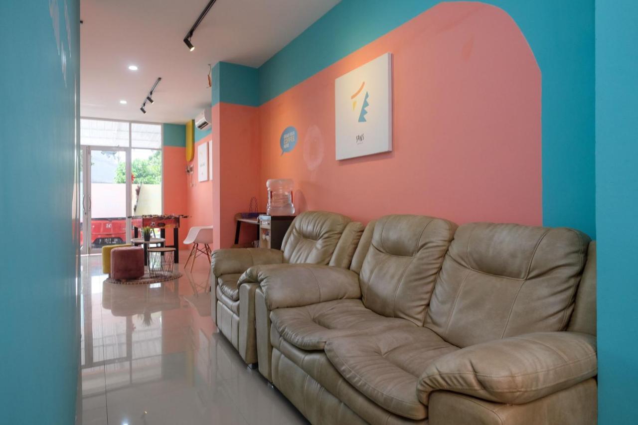 Sans Hotel Tiga Putri Semarang By Reddoorz מראה חיצוני תמונה