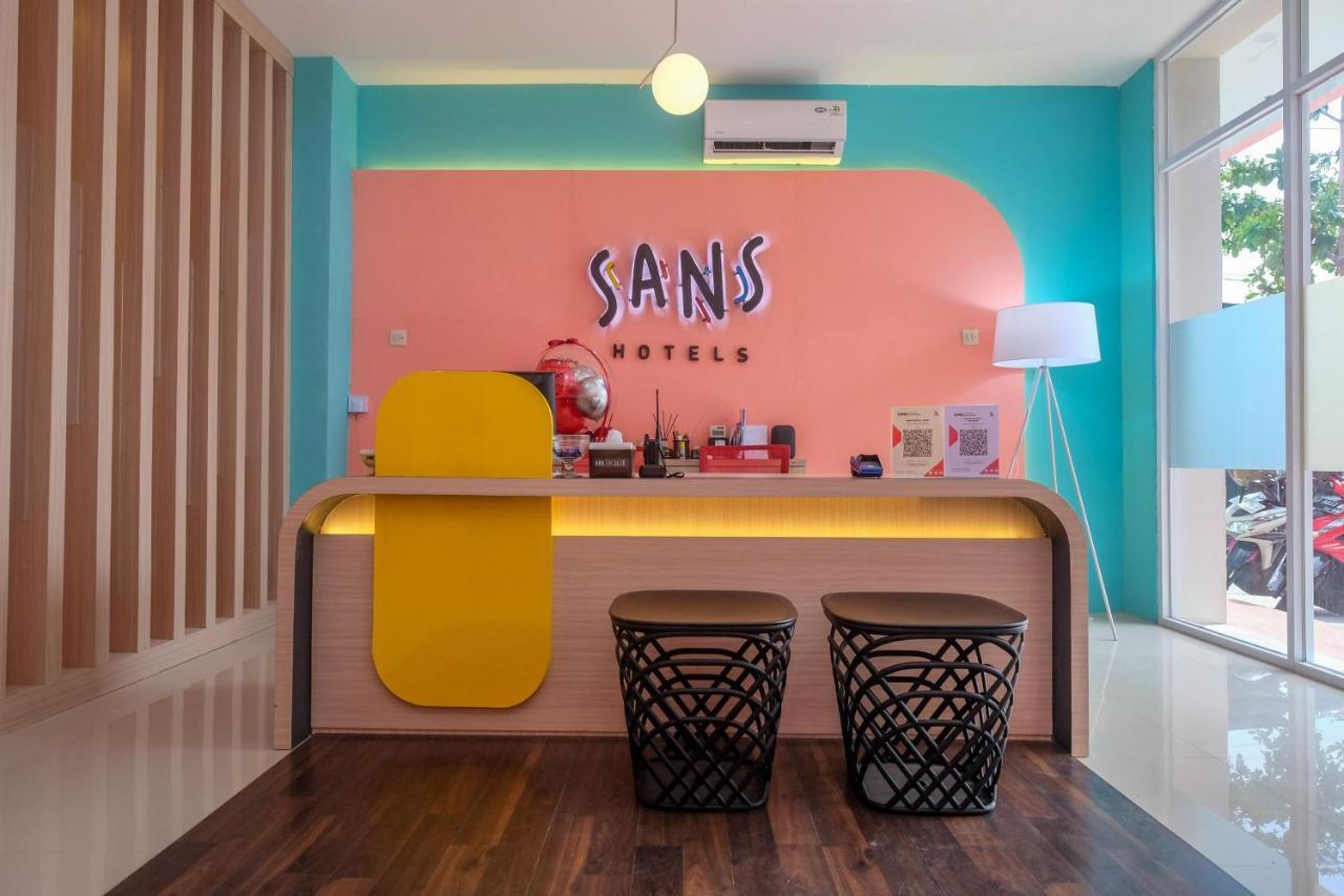 Sans Hotel Tiga Putri Semarang By Reddoorz מראה חיצוני תמונה
